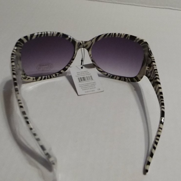 Nwt Black & White Sunglasses & Case - Picture 4 of 10